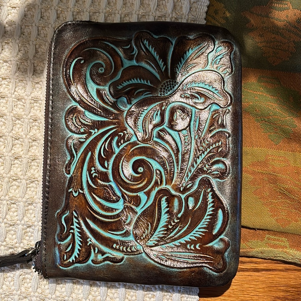 NWOT Patricia Nash wristlet